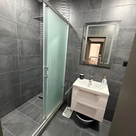 شقة Modern Near St Konstantin & Elena فارنا